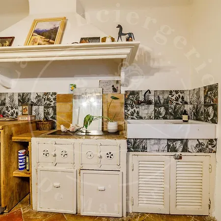 בית נופש Maison Les Borrels 2 *