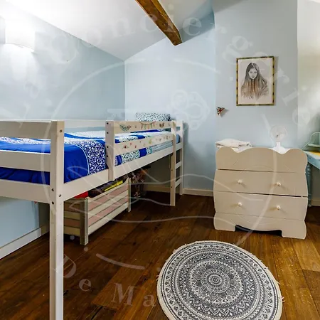 Maison Les Borrels 2 * הייר