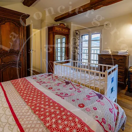 בית נופש Maison Les Borrels 2 הייר