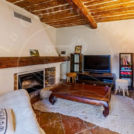 Maison Les Borrels 2 הייר